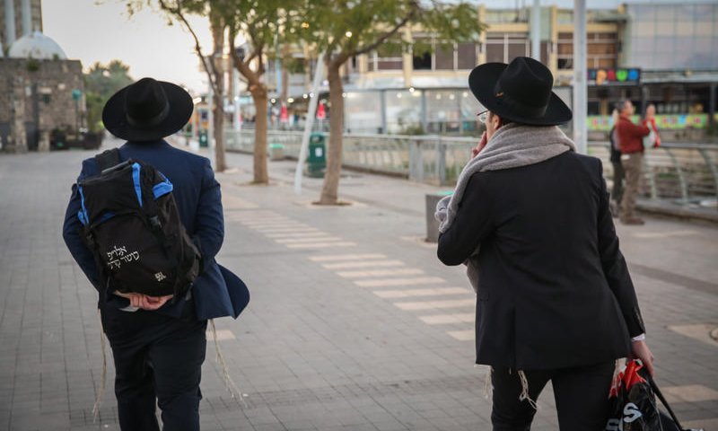 בחורים בדירות מסתור, הורים בפאניקה: כך נראתה השבת האחרונה