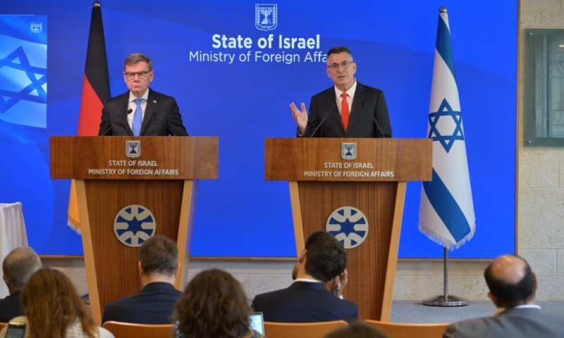 יוהאן ודפול שר החוץ הגרמני: "חיזבאללה המקור לבעיות. סובלים מהטרור שלו"