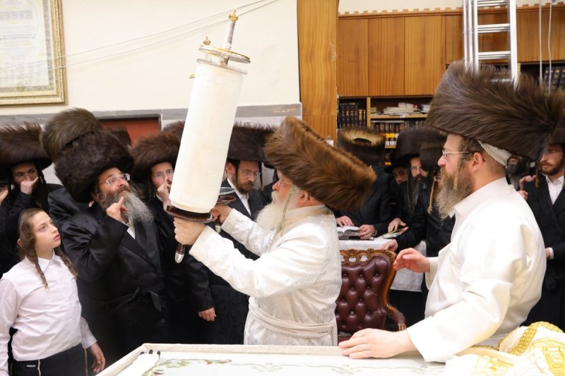 באדיבות המצלם