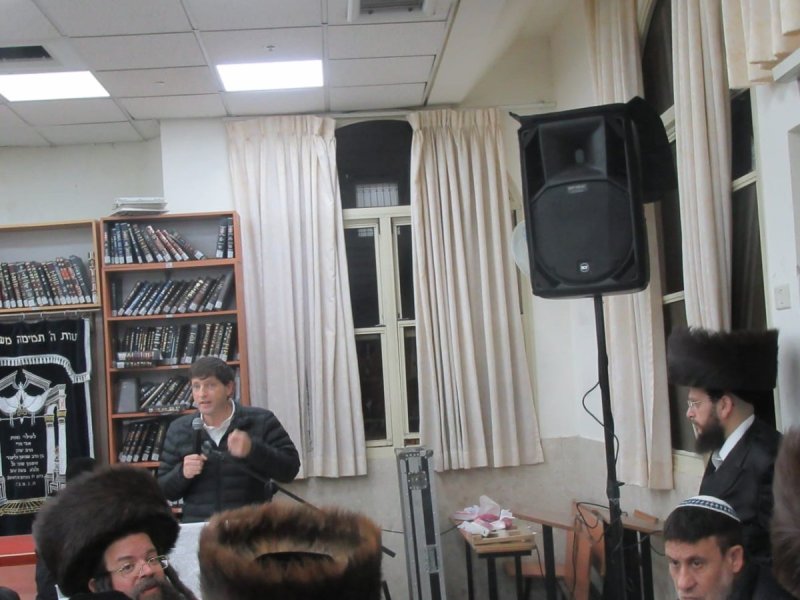 באדיבות המצלם