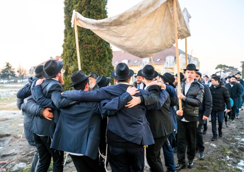 באדיבות המצלם