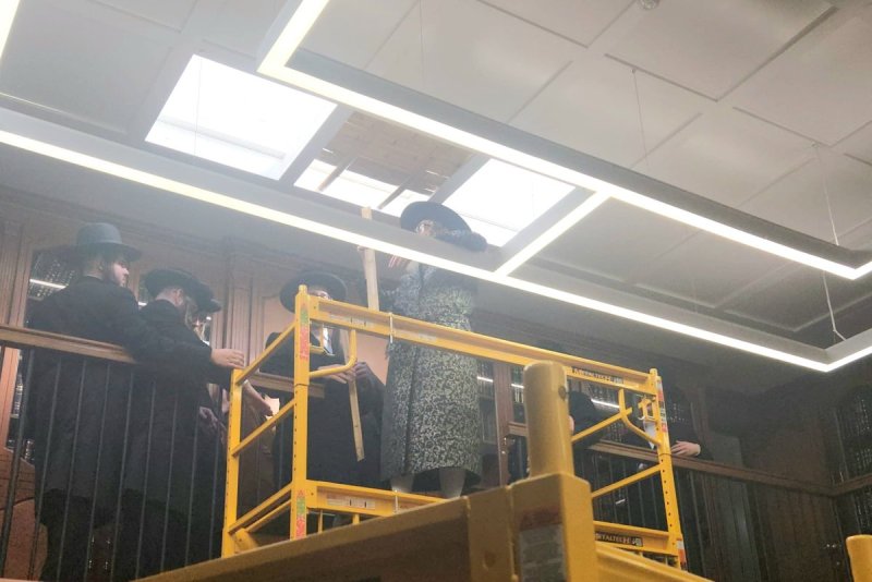 באדיבות המצלם