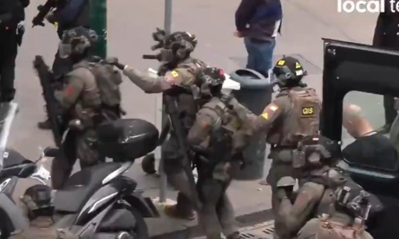 שוד מתוחכם בנאפולי: השודדים נמלטו דרך הביוב עם שלל מהבנק