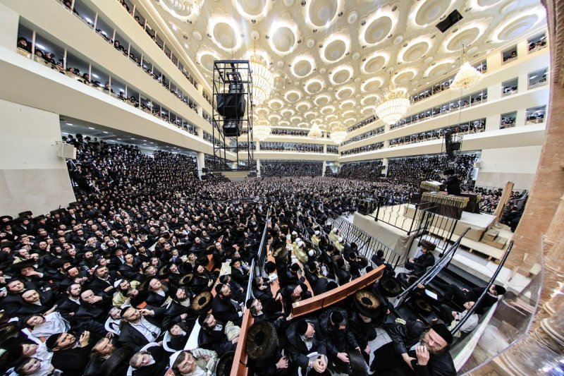 משה גולדשטיין, א. איזנבאך וארי קופרשטוק.