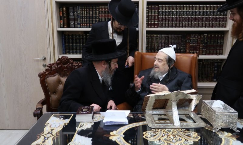 הגאב"ד ופאר הדור שקעו בשיחה על ר' שלומק'ע