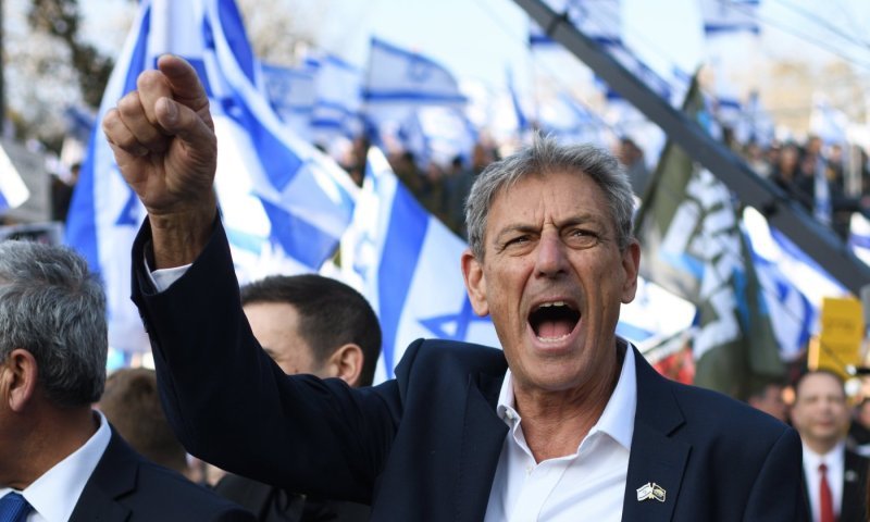 ביסמוט יקיים שיחת נזיפה עם בן ברק לאחר הפריצה ללשכתו