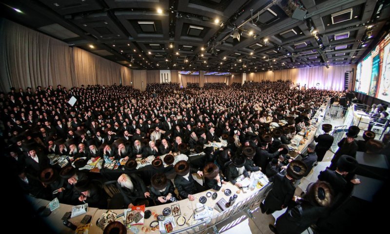 הַבְעֵר אוֹתָהּ בְּלִבִּי: כרבבת חסידי ברסלב במעמד היסטורי ב'אבניו'