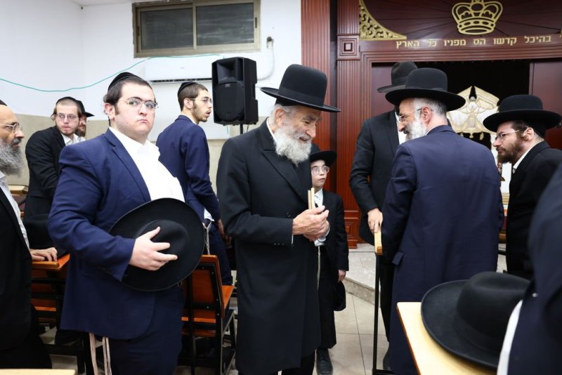 באדיבות המצלם