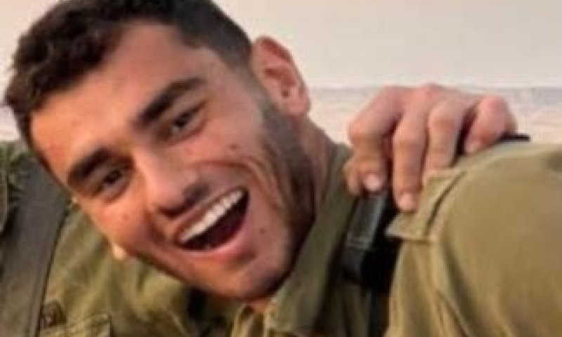 סמ״ר אדם צרפתי הי"ד בן 20, נפל בקרב בדרום לבנון