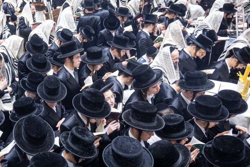 האחים לאנטשעווסקי ואייזיק ג.