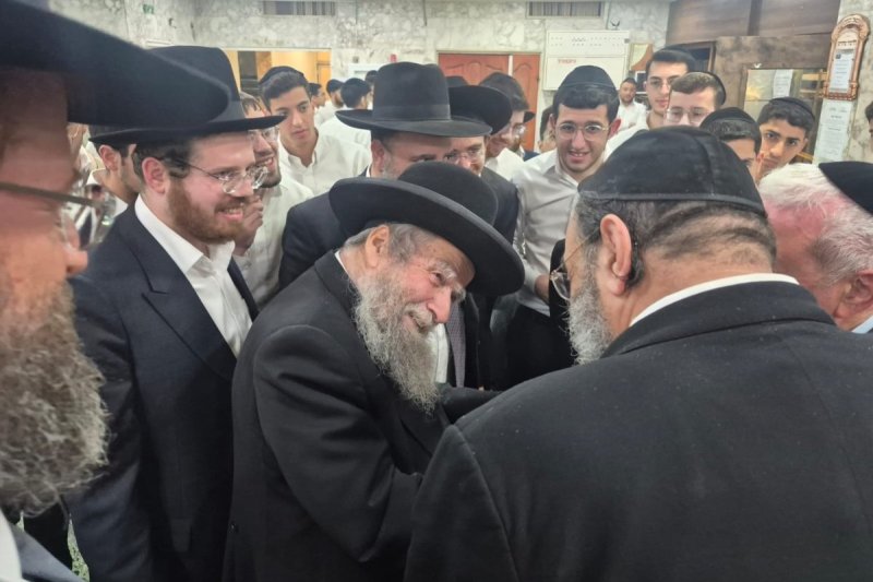 באדיבות המצלם