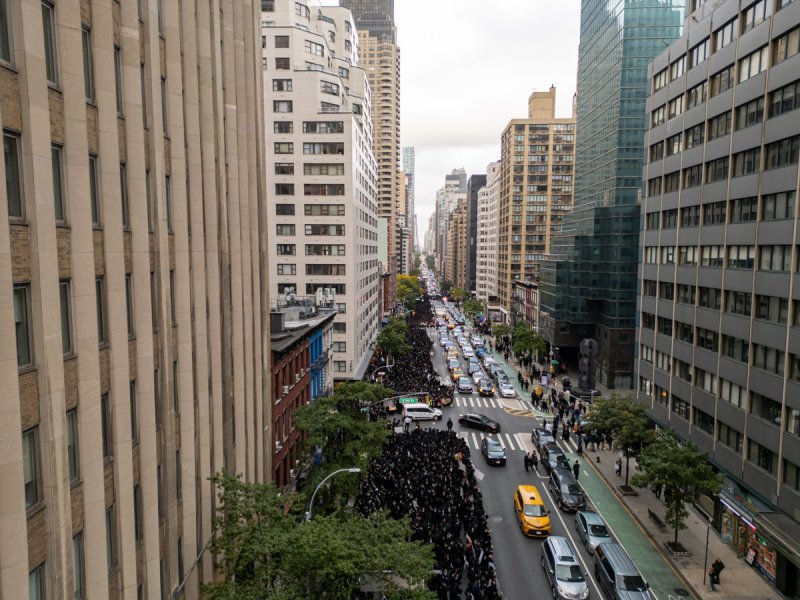 האחים לאנטשעווסקי, אברומי בלום, ד. ה. כרם, אייזיק. י, Clear shot