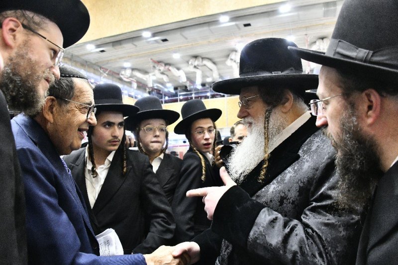 באדיבות המצלם