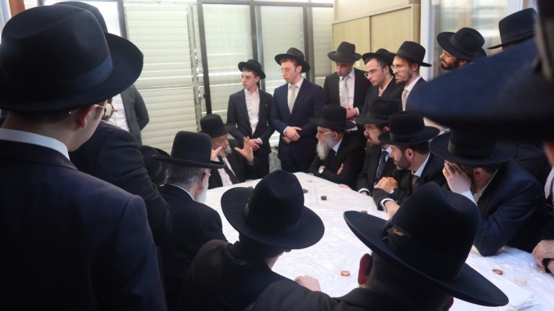 באדיבות המצלם