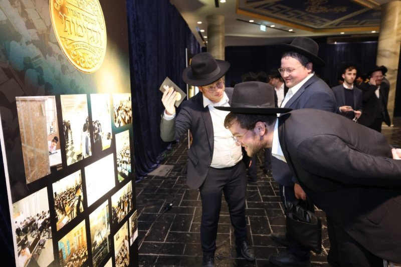 יעקב נחומי ואריאל סר