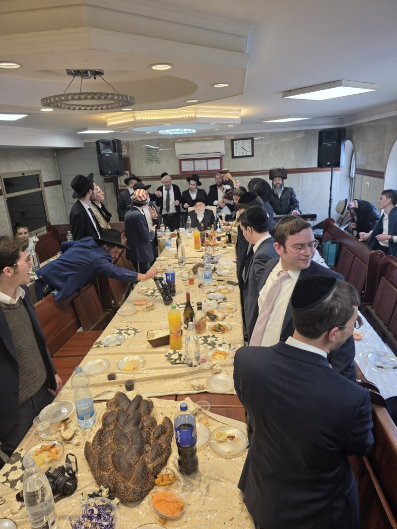 באדיבות המצלם