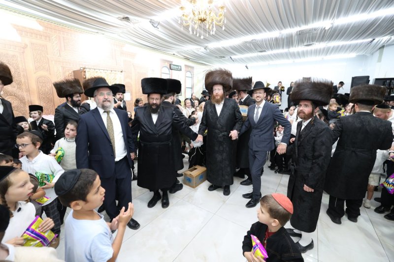 באדיבות המצלם