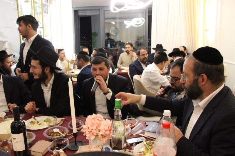 באדיבות המצלם