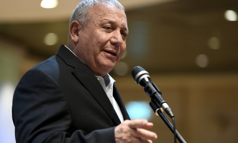 איזנקוט: "נגמרו התירוצים של 'לא העירו אותי' - כל מה שאוריך עשה עבר באישור נתניהו"
