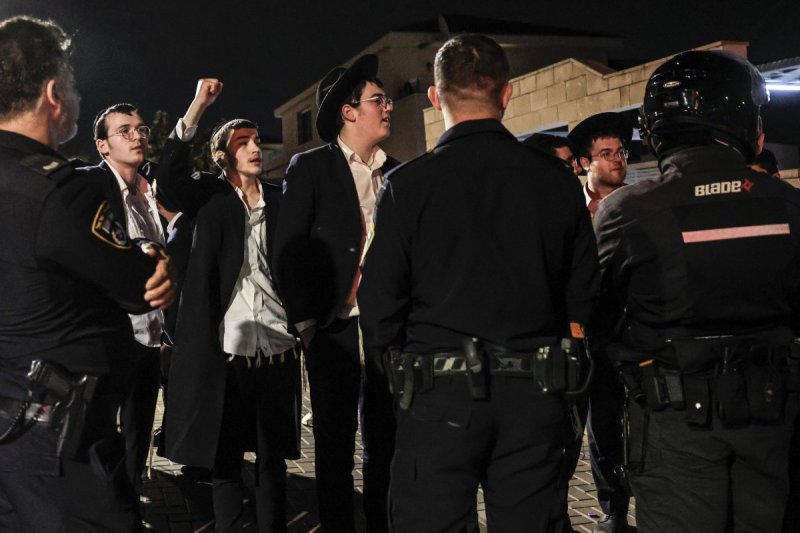 צפריר אבייב, פלאש 90