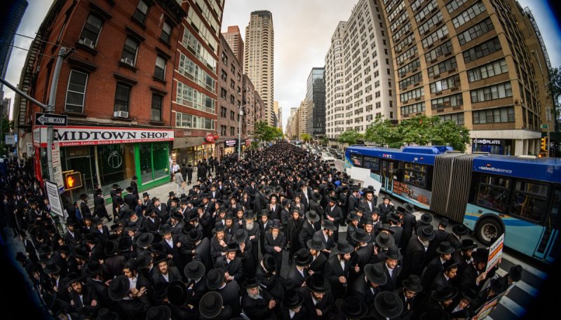 האחים לאנטשעווסקי, אברומי בלום, ד. ה. כרם, אייזיק. י, Clear shot