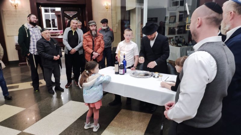 באדיבות המצלם