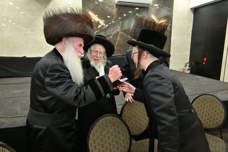 באדיבות המצלם