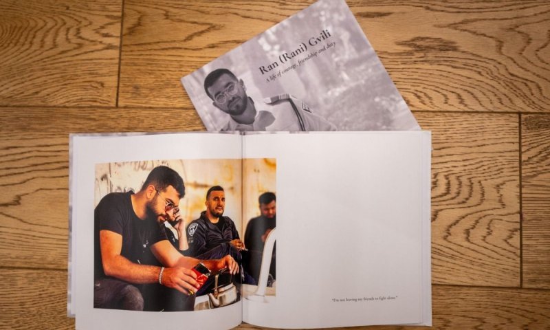 משפחת גואילי לנציגי טראמפ: לא להתקדם לשלב ב' לפני השבת רן מהשבי