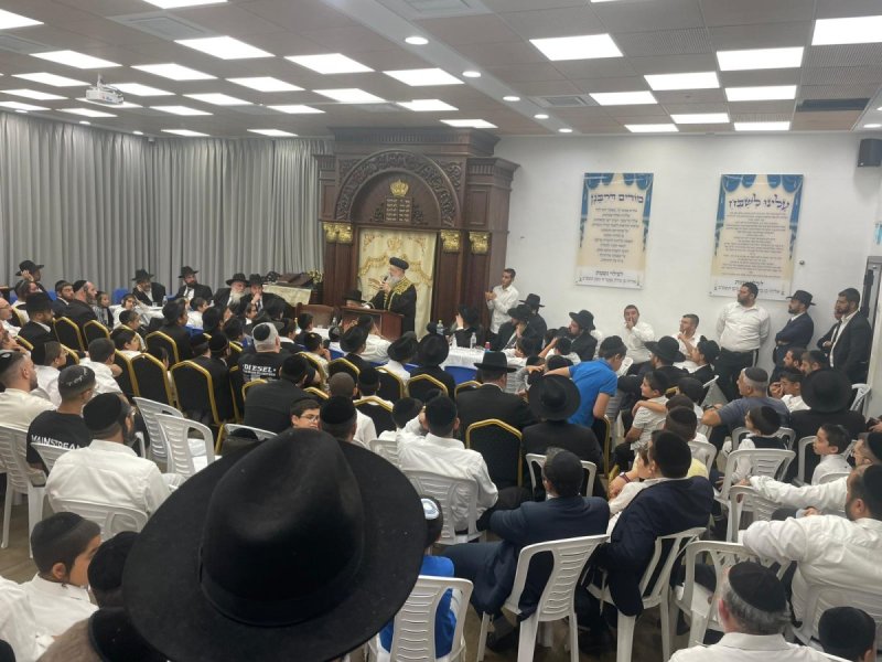 באדיבות המצלם