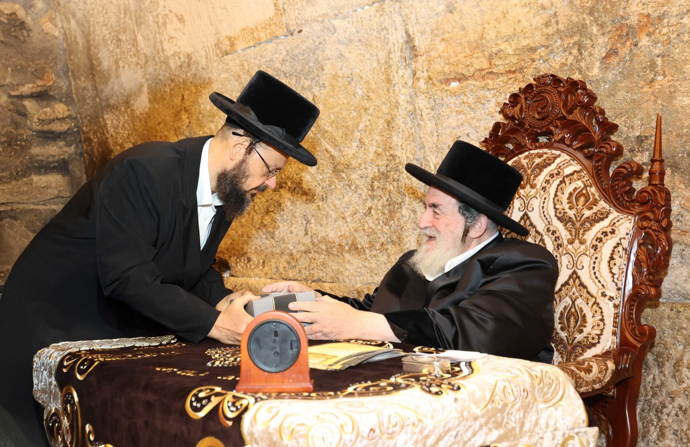 מהנעשה והנשמע