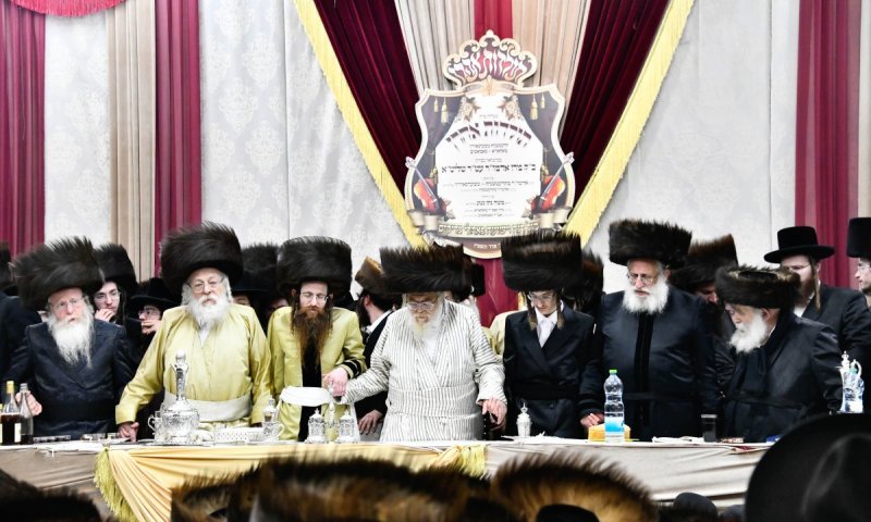 תיעוד מחתונת תולדות אהרן - קרעטשניף טשערנאוויץ - מאקאווא