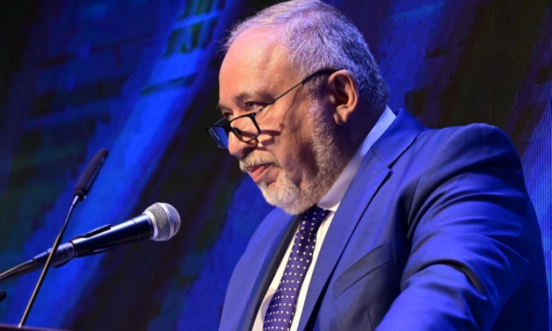 ליברמן מזהיר: "נתניהו עלול ליזום מהלך צבאי לצורכי בחירות בלבד"