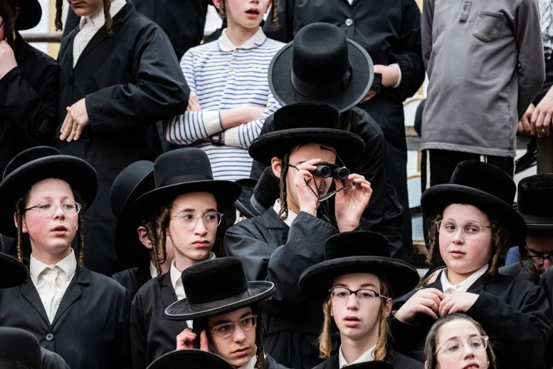 בחצרות סאטמר