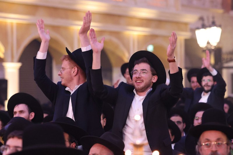 יעקב נחומי ואריאל סר