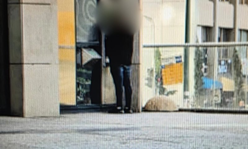 אינסטלטור או עובד חברת החשמל? המתחזה נלכד בעת שמשך מהכספומט