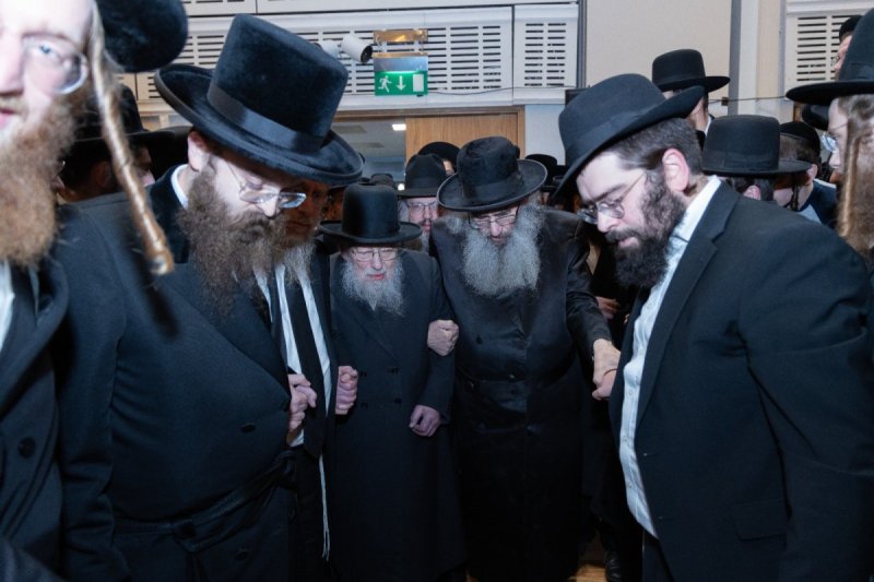 באדיבות המצלם