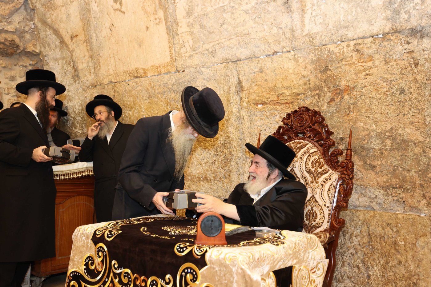 מהנעשה והנשמע