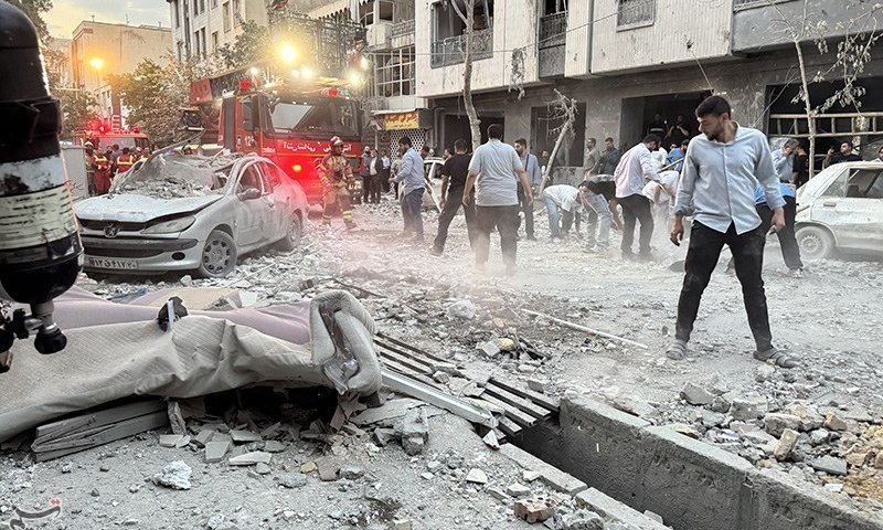 הומלסים בלב טהרן: הרשויות באיראן מפנות את פליטי המלחמה מהמלונות