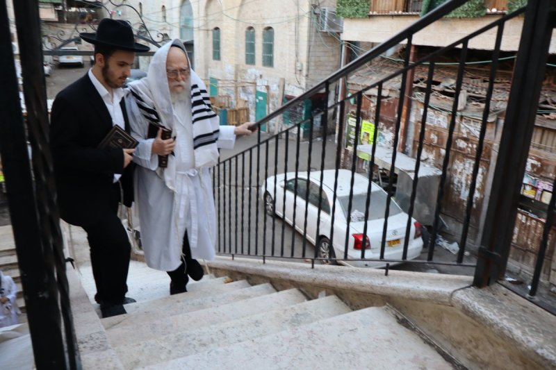 באדיבות המצלם