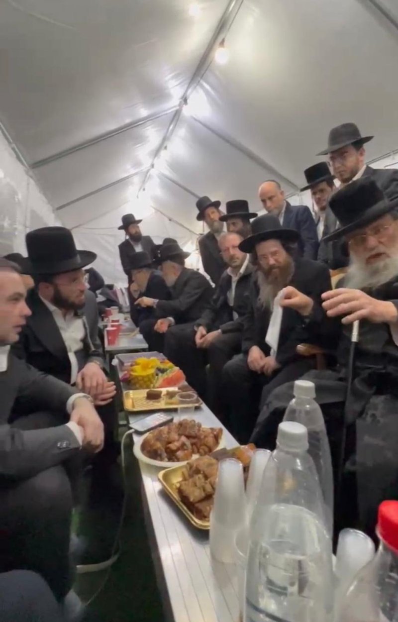 באדיבות המצלם