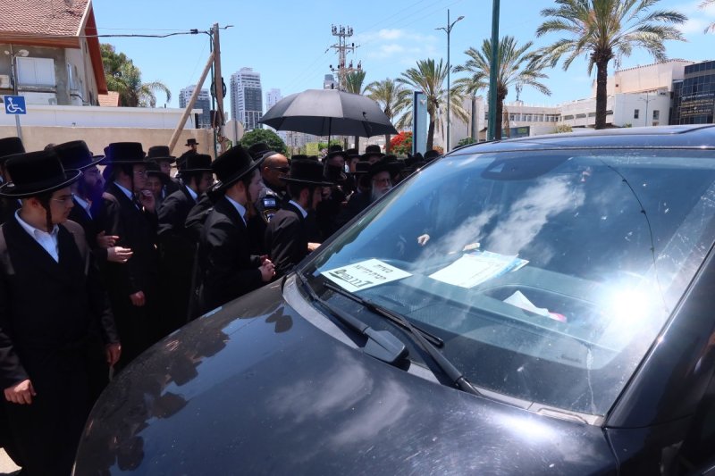 באדיבות המצלם
