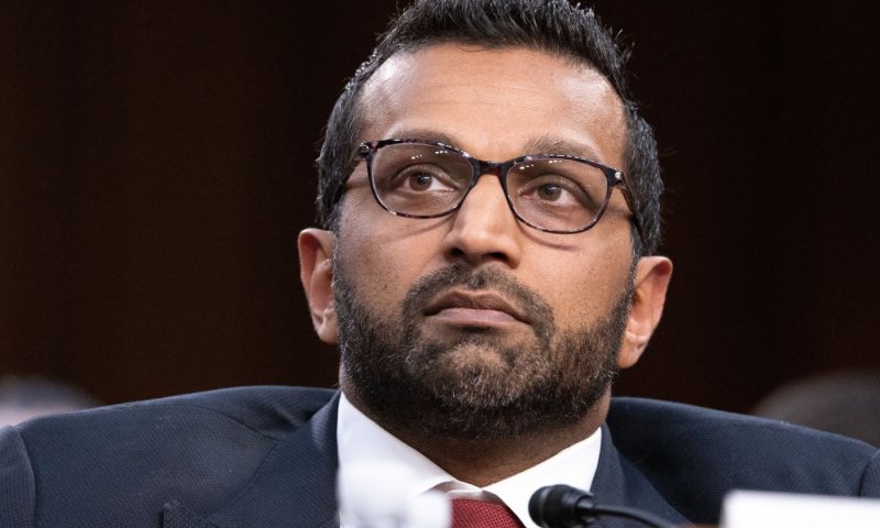 בסך 250 מיליון דולר: ראש ה-FBI הגיש תביעה נגד מגזין האטלנטיק