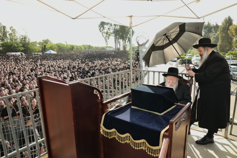 באדיבות המצלם