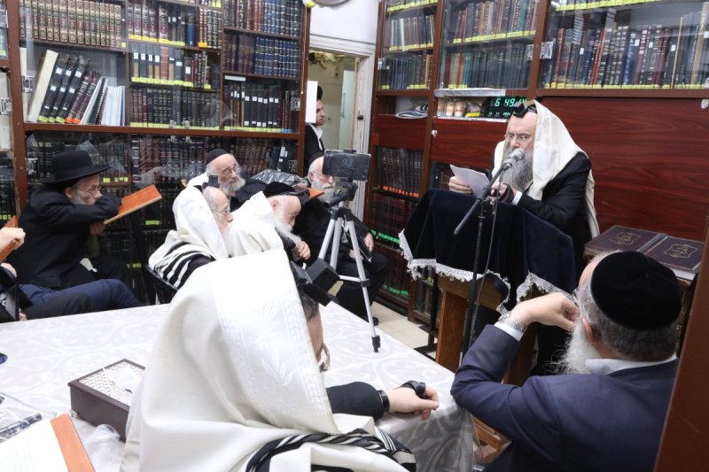 באדיבות המצלם