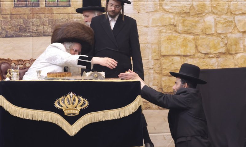 כשמוטי בבצ'יק כובד בהגשת השרביט: ההדלקה בנדבורנה ירושלים