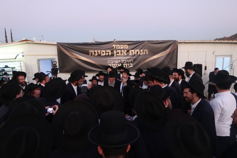 באדיבות המצלם