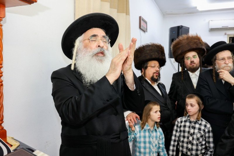 באדיבות המצלם