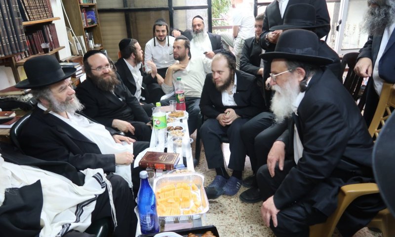 הברית לנכד בבית האבל: גדולי ישראל אצל הגרמ"מ קארפ