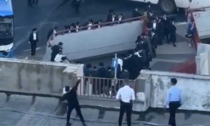 לאחר שיידו אבנים על מפגינים חרדים: שני חשודים נוספים נעצרו 