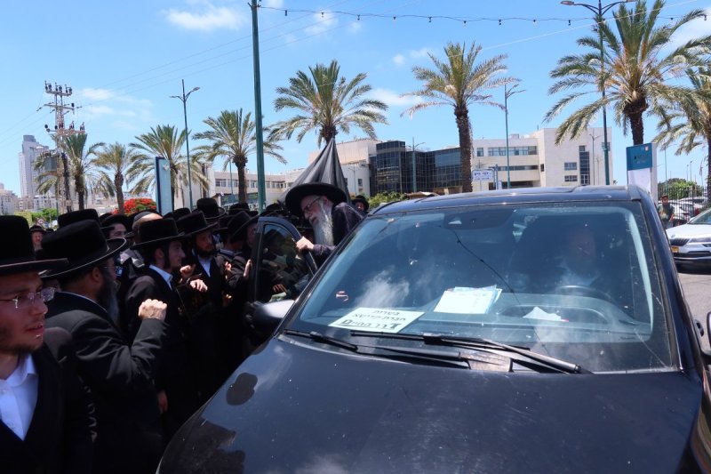 באדיבות המצלם